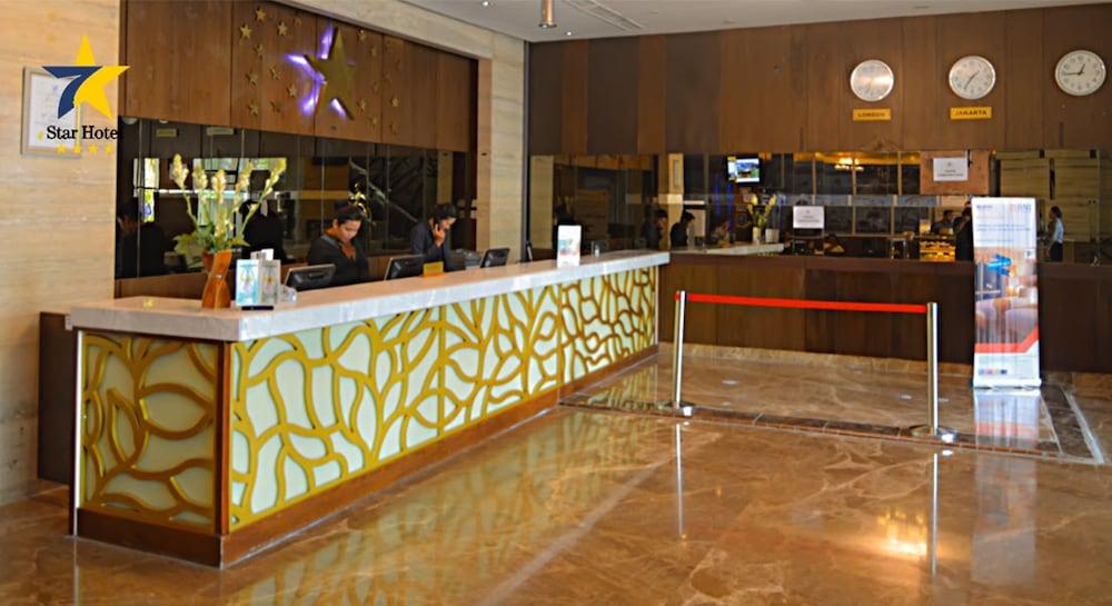 Star Hotel Semarang Eksteriør billede